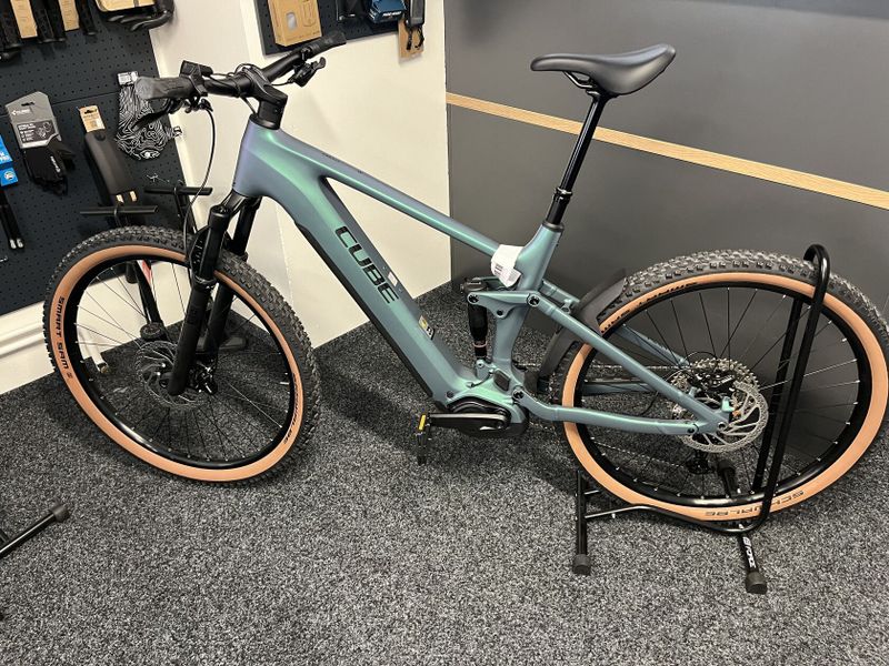 CUBE Stereo Hybrid ONE22 RACE 800 vel.XL NOVÉ 2025