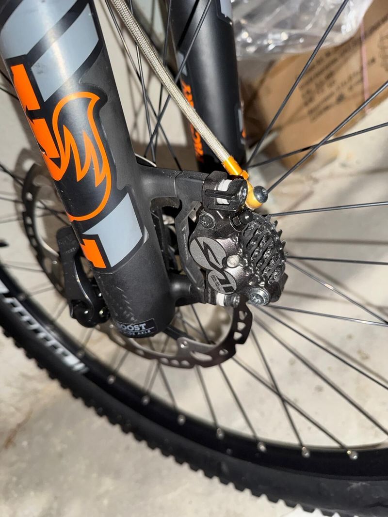 Prodám trailové kolo giant - custom build 