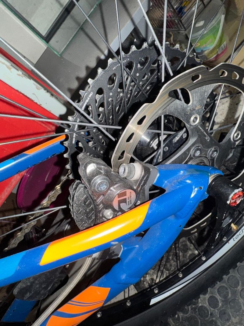 Prodám trailové kolo giant - custom build 