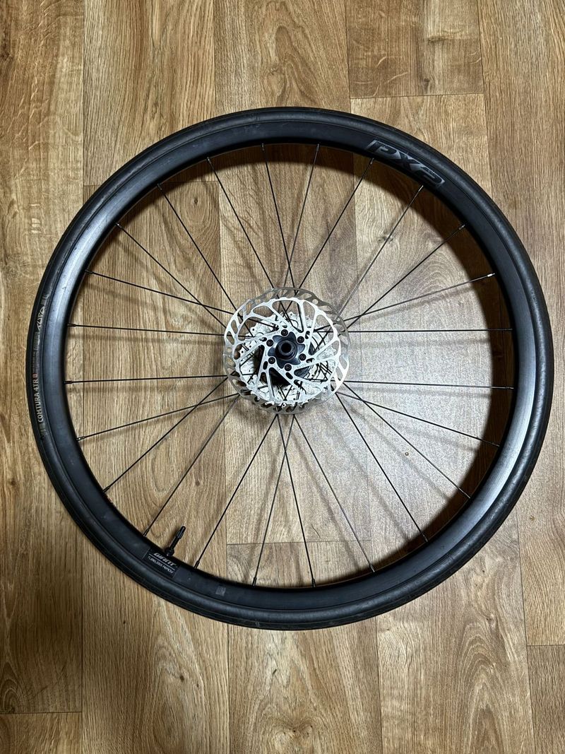 Giant P-X2 Disc gravel zapletená kola 