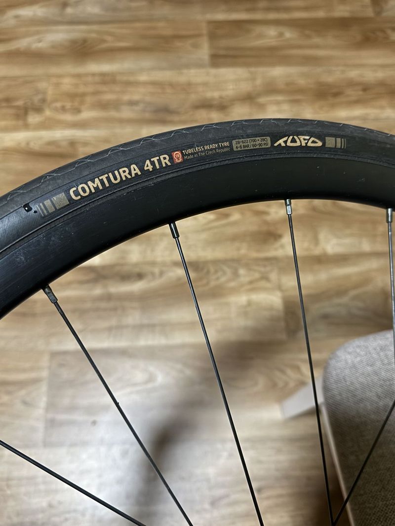 Giant P-X2 Disc gravel zapletená kola 