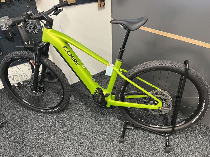 Cube Reaction Hybrid RACE 800 2025 vel.L NOVÉ