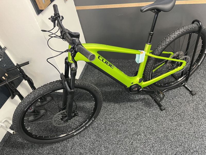 Cube Reaction Hybrid RACE 800 2025 vel.L NOVÉ