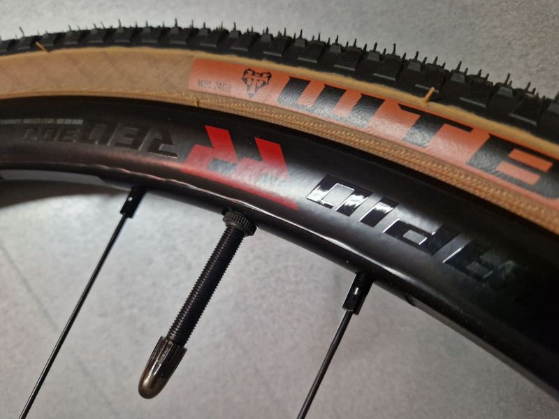 Fulcrum Rapid Red 300 - nové gravel záplety