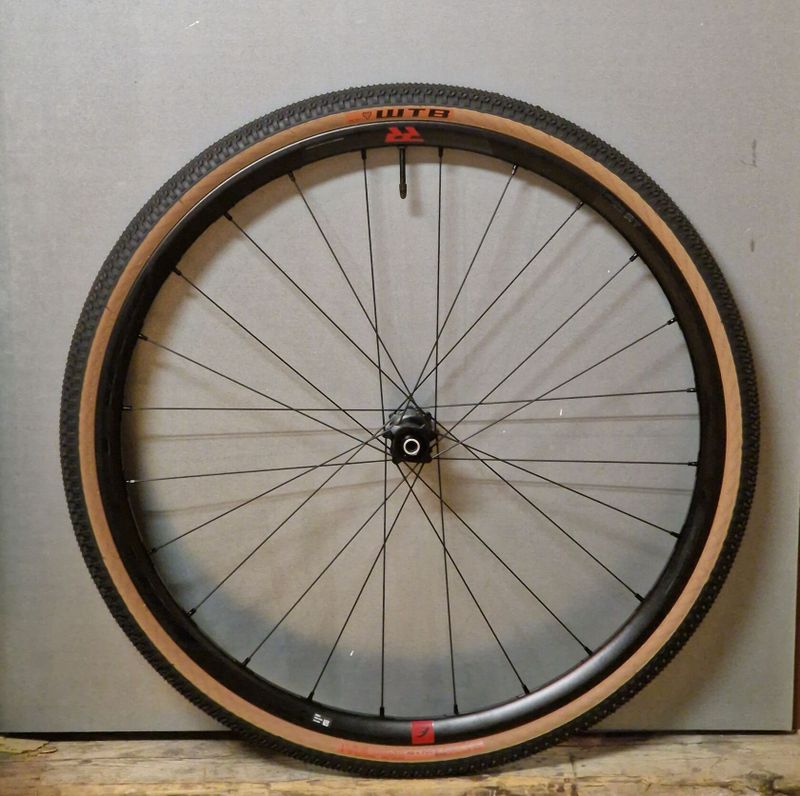 Fulcrum Rapid Red 300 - nové gravel záplety