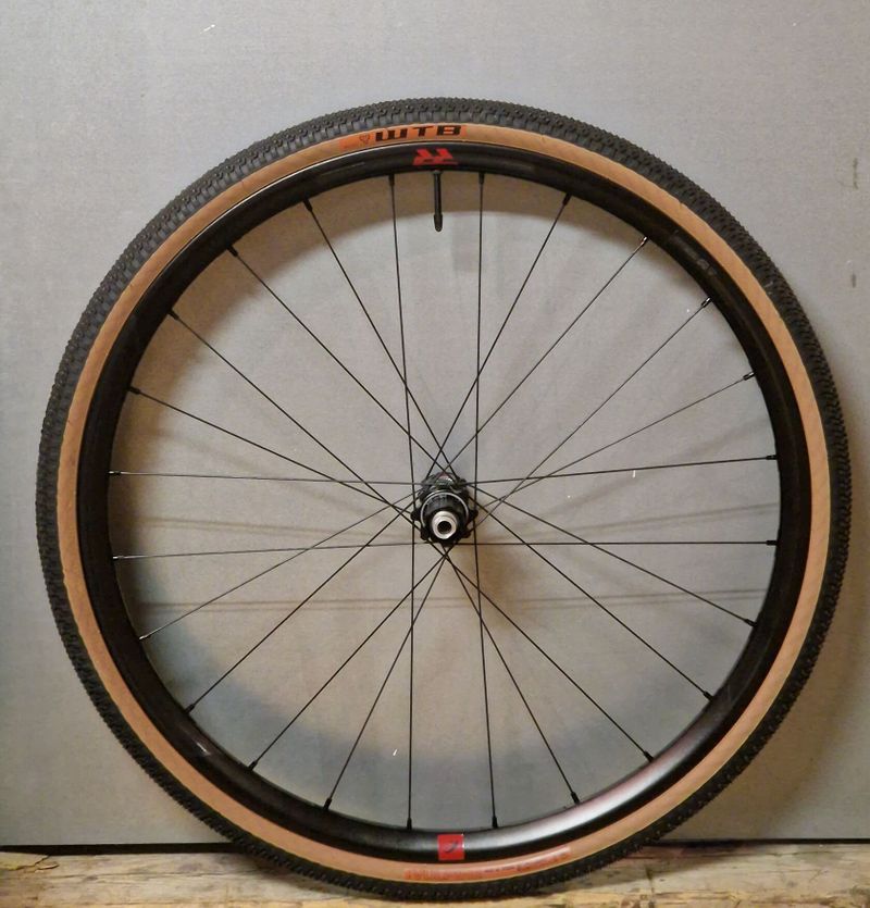 Fulcrum Rapid Red 300 - nové gravel záplety