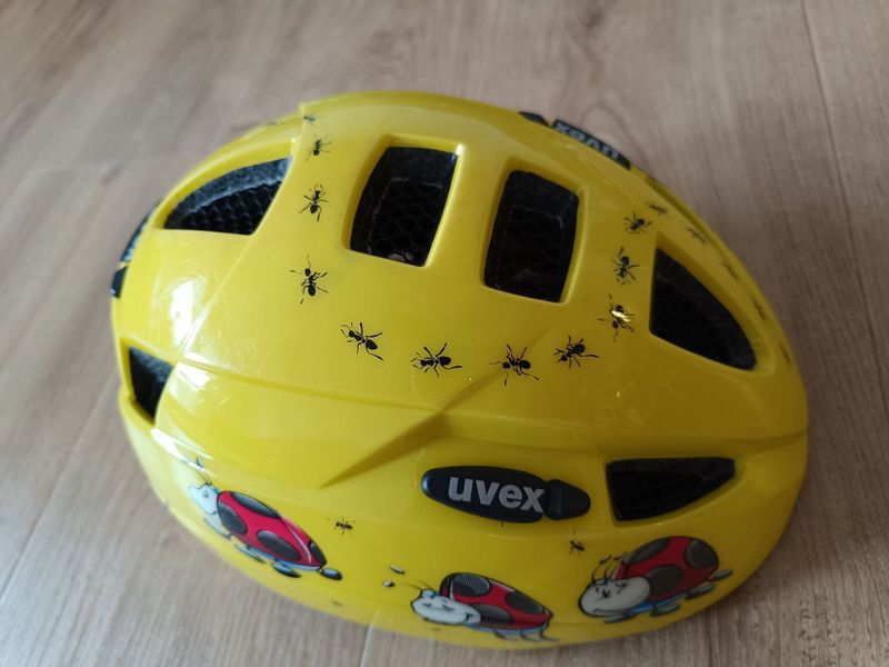 Dětská cyklistická helma Uvex