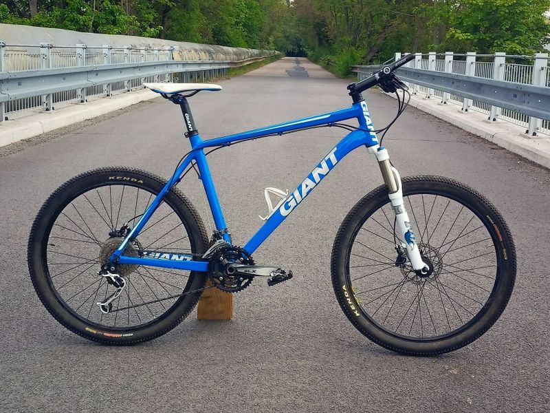 Horské kolo Giant XTC polocarbon