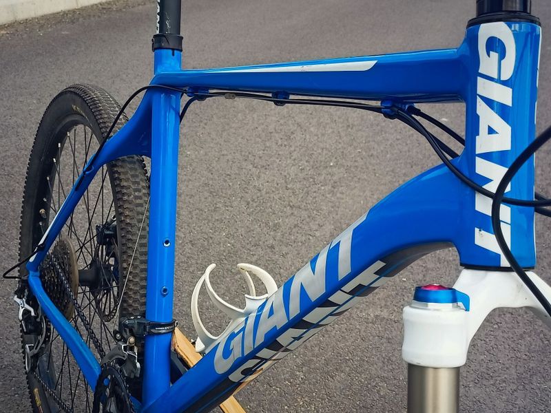 Horské kolo Giant XTC polocarbon