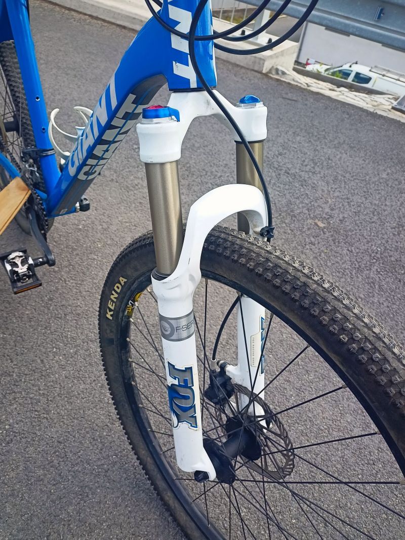 Horské kolo Giant XTC polocarbon