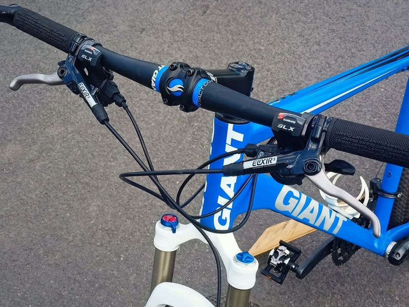 Horské kolo Giant XTC polocarbon
