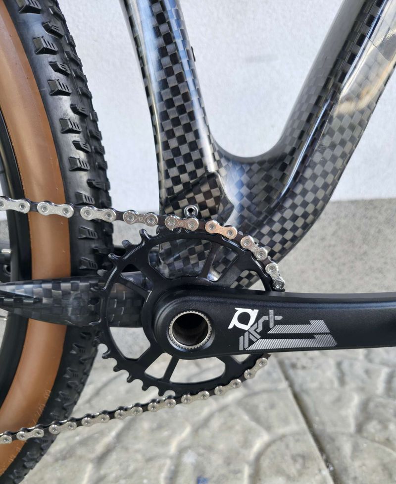 Horské kolo Leonardi Factory Racing DARKLITE Carbon 29″