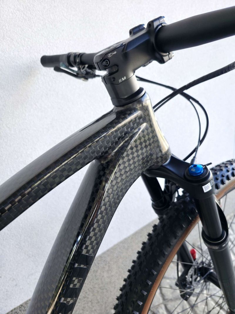 Horské kolo Leonardi Factory Racing DARKLITE Carbon 29″