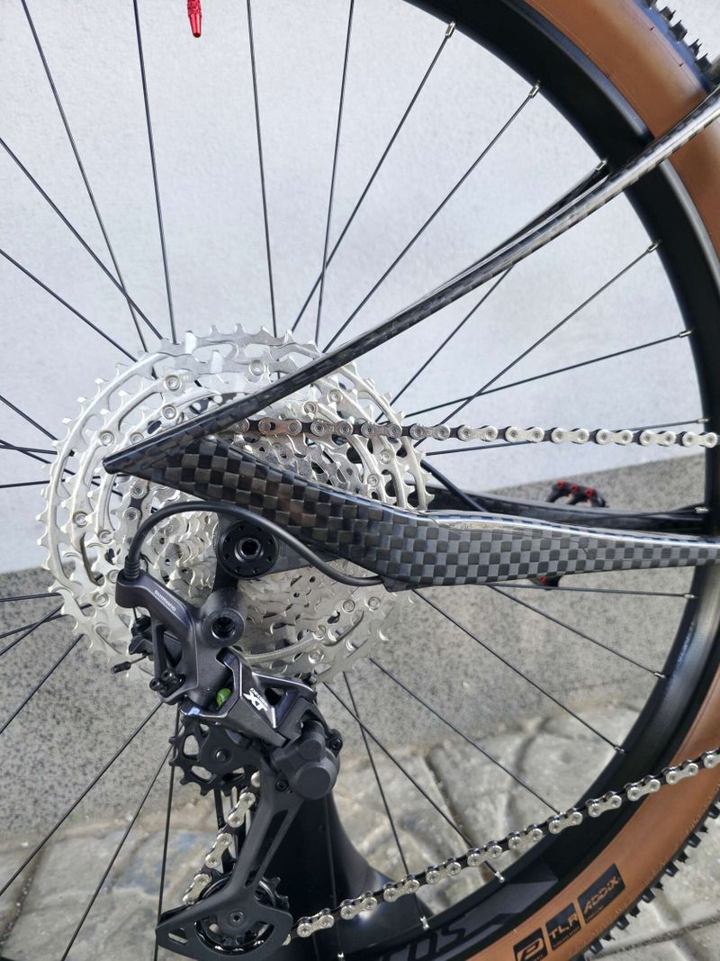 Horské kolo Leonardi Factory Racing DARKLITE Carbon 29″