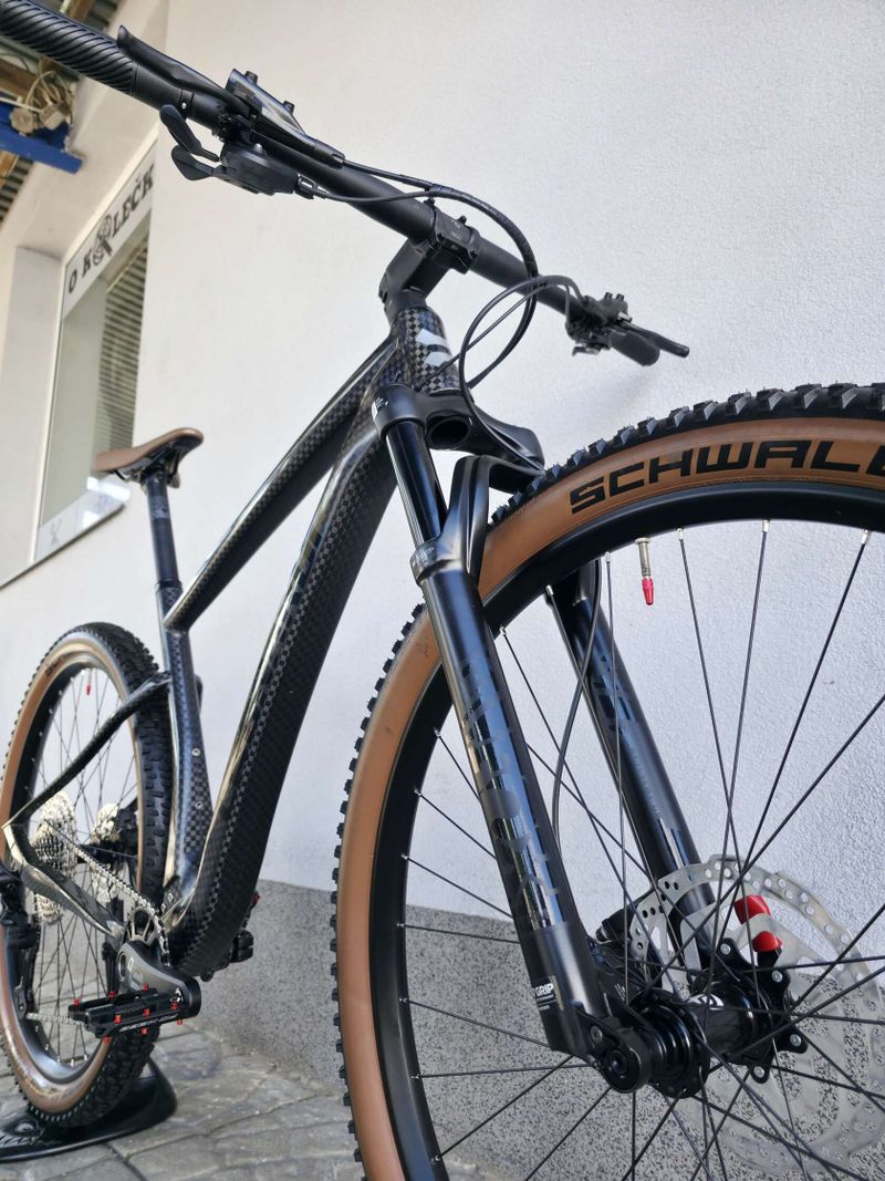 Horské kolo Leonardi Factory Racing DARKLITE Carbon 29″