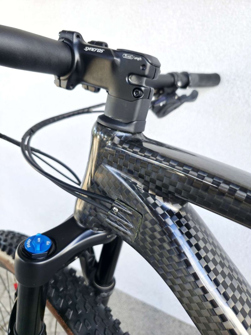 Horské kolo Leonardi Factory Racing DARKLITE Carbon 29″