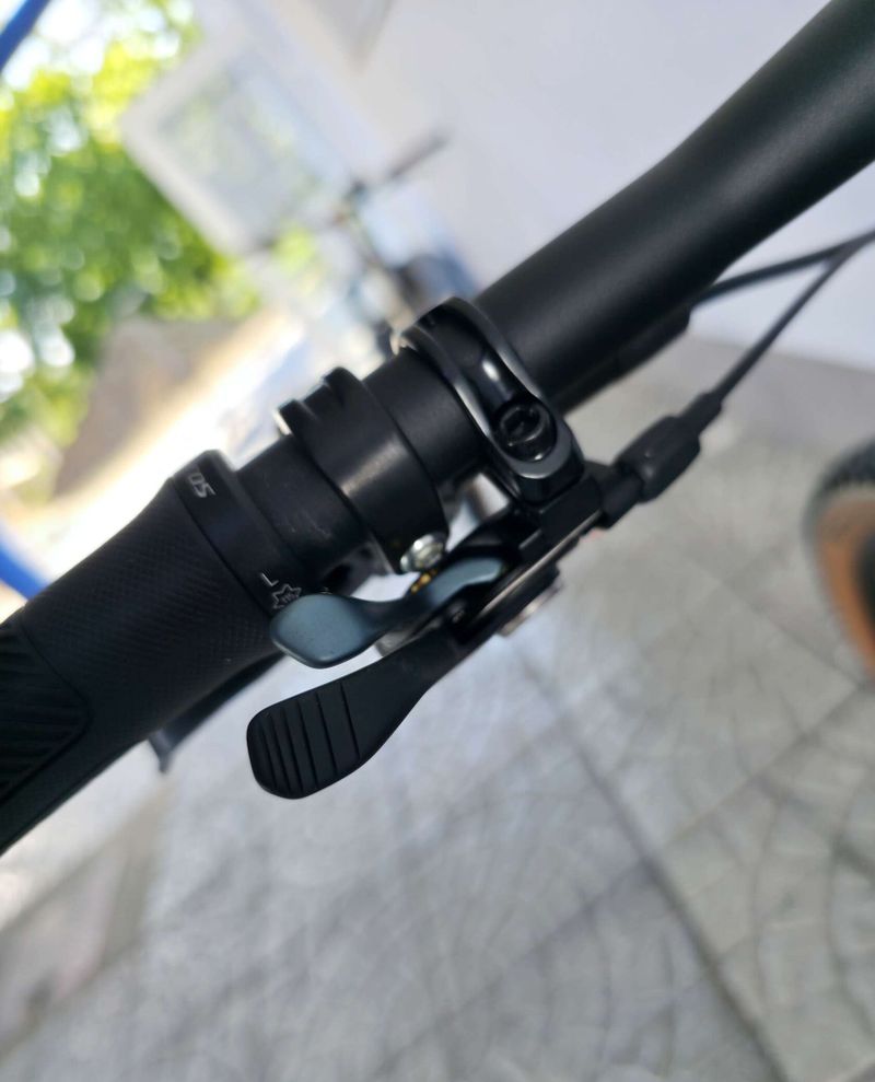 Horské kolo Leonardi Factory Racing DARKLITE Carbon 29″