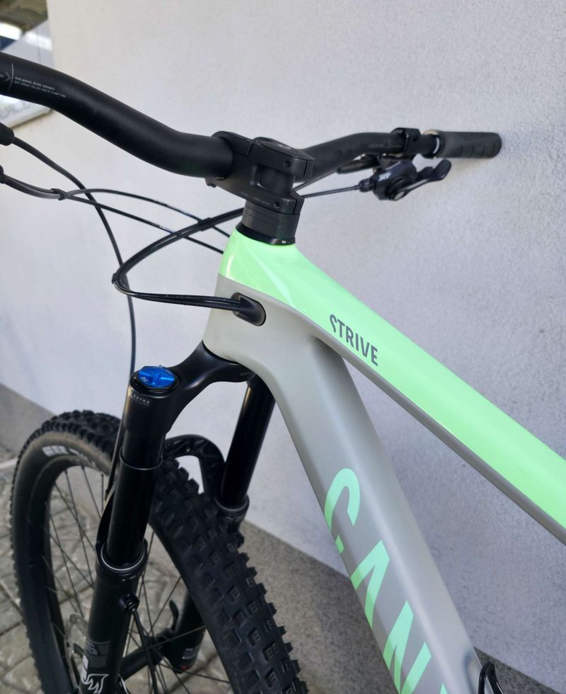 Horské kolo Canyon Strive CF 7.0 Carbon 2021 29″