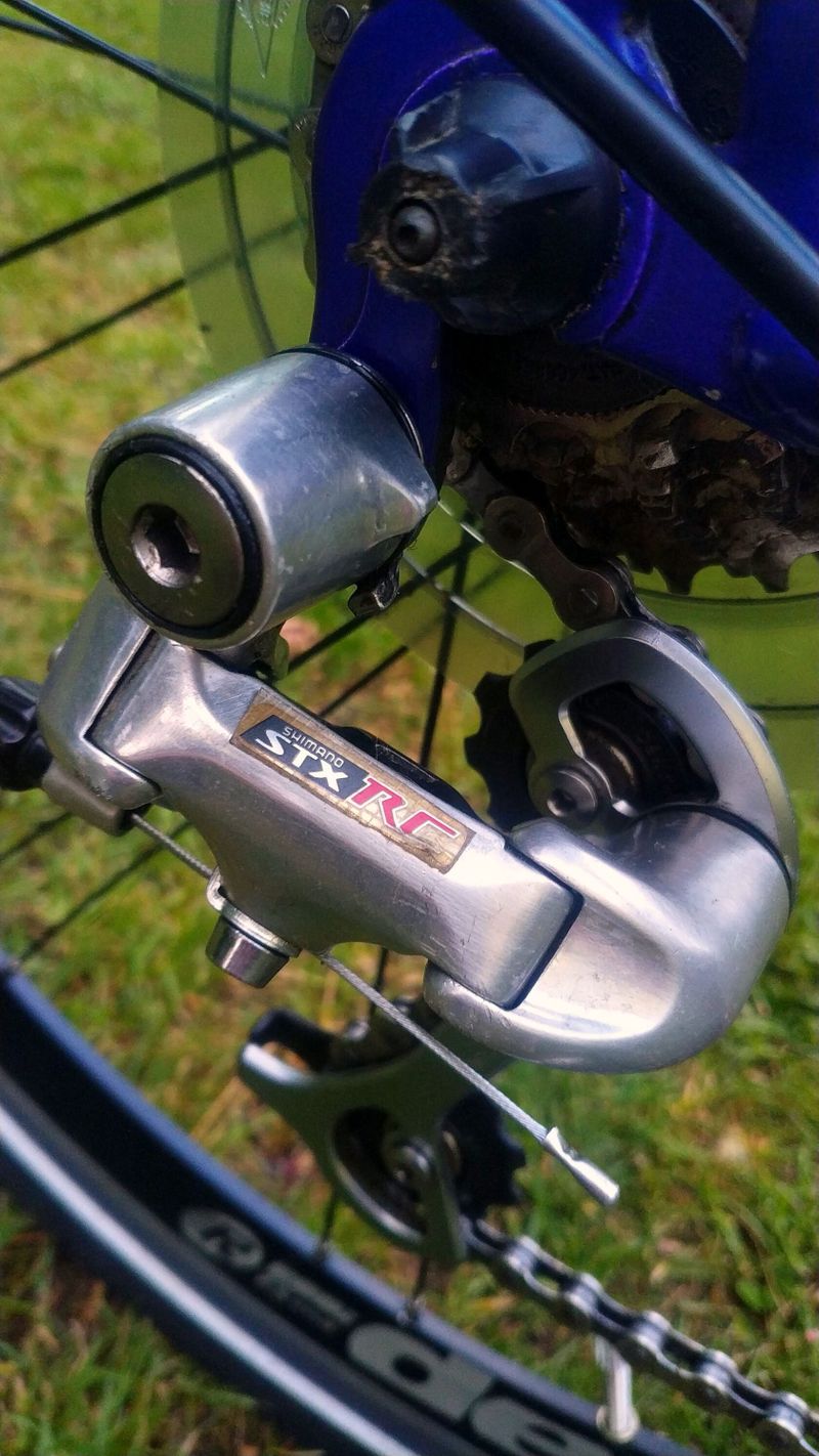 Městské gravel cross kolo. Kvalitní Cro-Mo rám velikost 57 cm. osazení Shimano STX RC 3x8