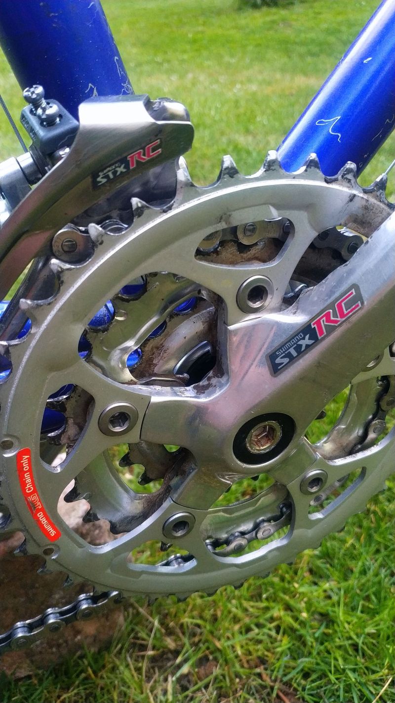 Městské gravel cross kolo. Kvalitní Cro-Mo rám velikost 57 cm. osazení Shimano STX RC 3x8