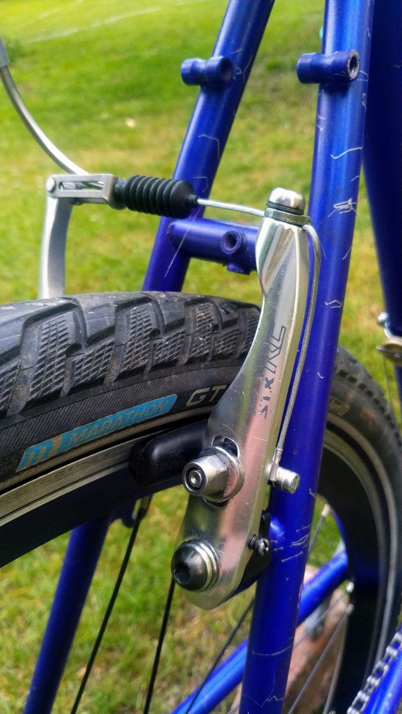 Městské gravel cross kolo. Kvalitní Cro-Mo rám velikost 57 cm. osazení Shimano STX RC 3x8