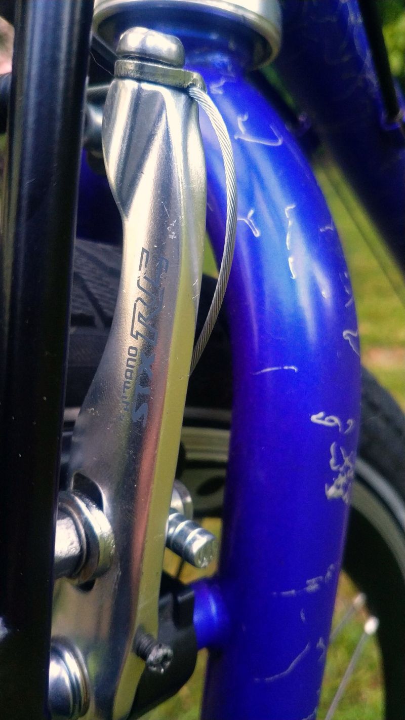 Městské gravel cross kolo. Kvalitní Cro-Mo rám velikost 57 cm. osazení Shimano STX RC 3x8
