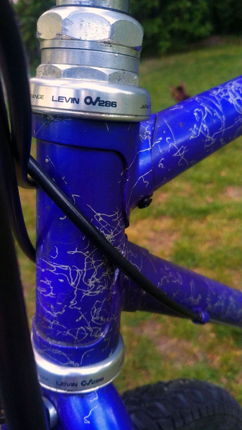 Městské gravel cross kolo. Kvalitní Cro-Mo rám velikost 57 cm. osazení Shimano STX RC 3x8