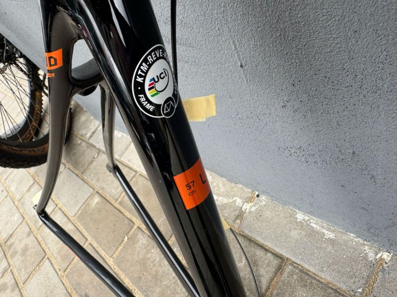 karbonový rám KTM Revelator -velikost L - V brzdy - nový