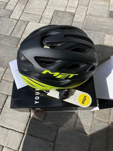 Cyklistická přilba MET ESTRO MIPS (černo-žlutá) vel. L