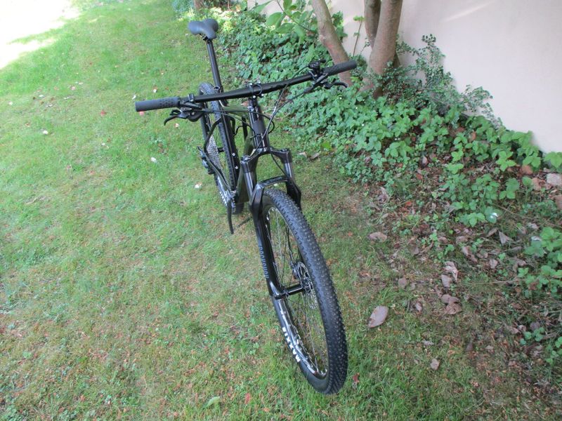 Nové 29" karbonové kolo na rámu Apache Hupahu 21", SLX/Deore 1x12, vzduch. vidlice Rock Shox Recon