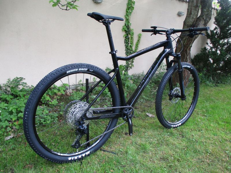 Nové 29" karbonové kolo na rámu Apache Hupahu 21", SLX/Deore 1x12, vzduch. vidlice Rock Shox Recon