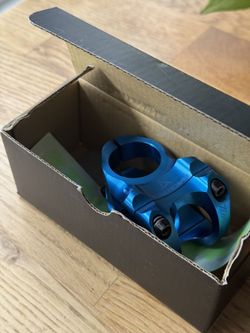 Race Face Turbine R35- Modrý 32mm
