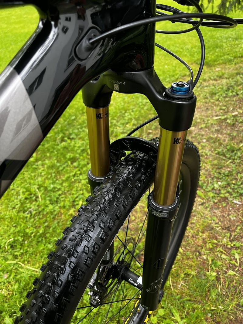 Prodám Orbea Oiz M10TR, rok 2022, velikost L, odpružení FOX Kashima, Powermeter Assioma