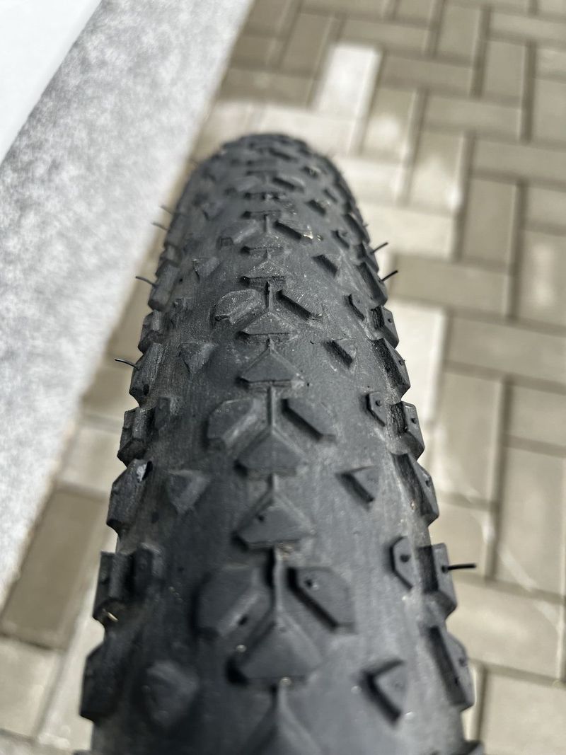 Zapletená kola, náboje Shimano, pláště Continental