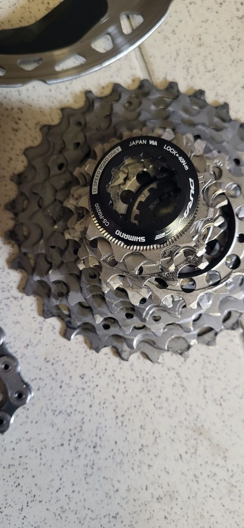 Prodám silniční sadu Dura-ace 9250 di2 12-speed 