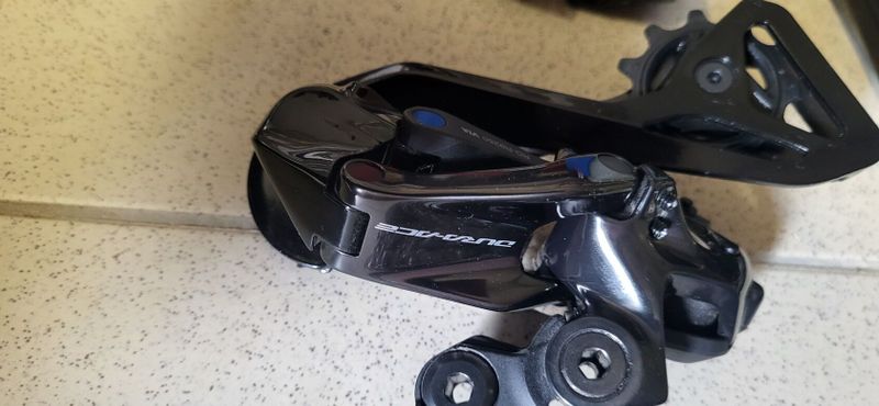 Prodám silniční sadu Dura-ace 9250 di2 12-speed 