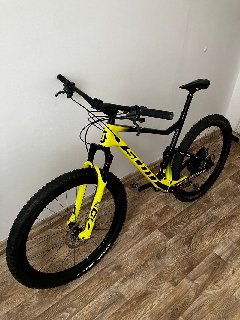 Scott Spark RC World Cup - XX1 AXS, teleskop, karb. kola a řidítka, Shimano XTR brzdy, velmi lehké