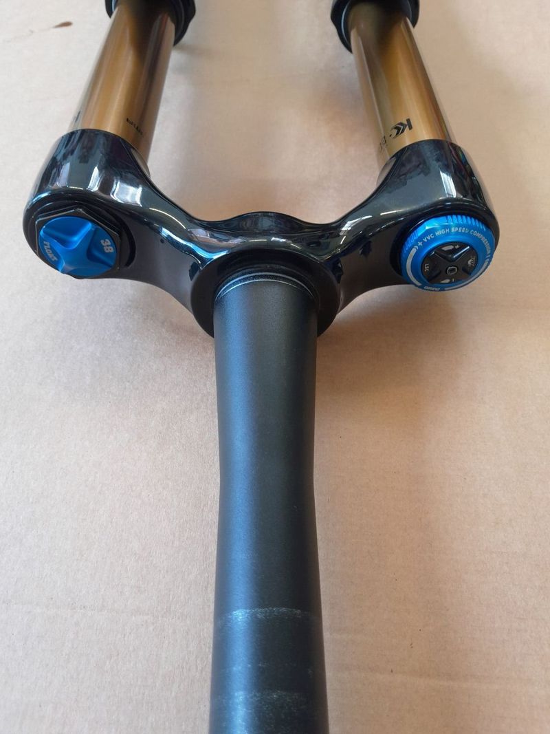 Vidlice Fox 38 Factory Grip2 27.5" 170mm