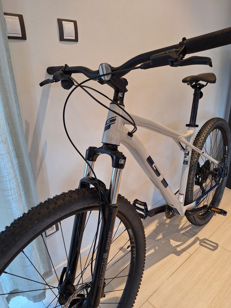 GT Avalanche 29" Comp - vel. L