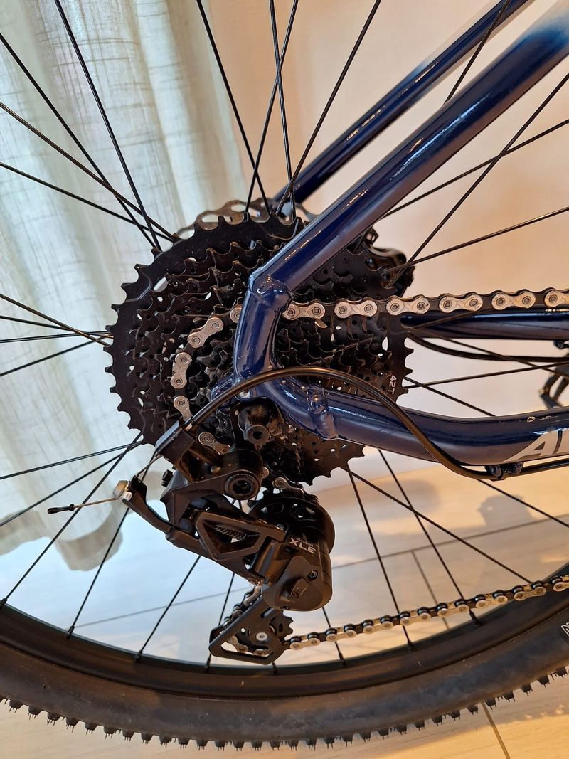GT Avalanche 29" Comp - vel. L