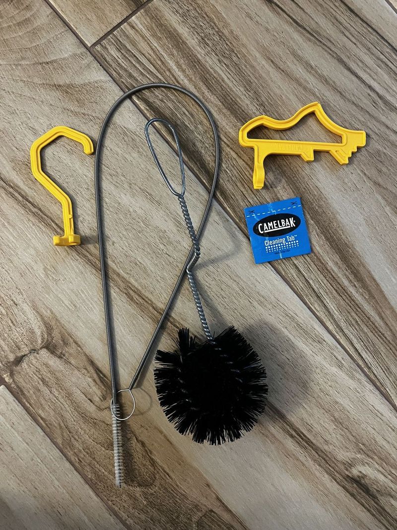 Nový rezervoár Camelbak 3l + čistící sada