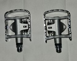 Pedály Shimano PD-M324