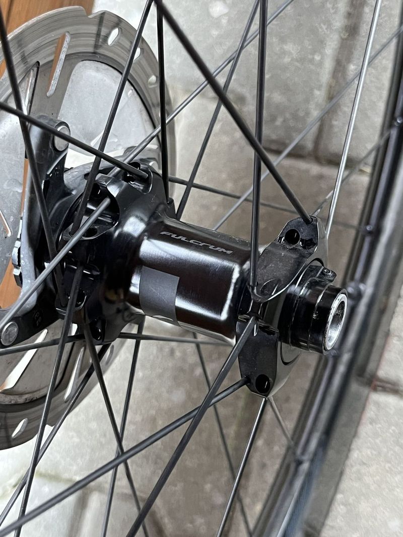 Téměř nové výplety FULCRUM WIND 75 DB (disc break) 28“