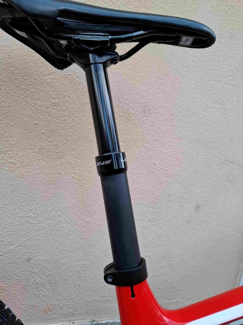 Canyon LUX CF SL 8.0, Shimano XT, kola karbon Reynolds TR245, první majitel