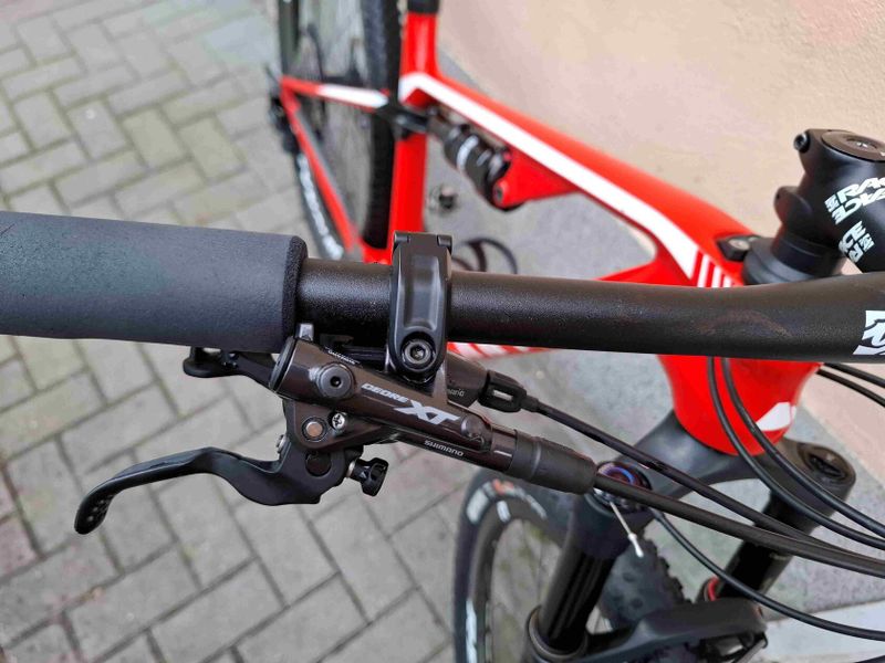 Canyon LUX CF SL 8.0, Shimano XT, kola karbon Reynolds TR245, první majitel