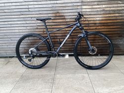Cannondale Trail SL 3 – výborný stav, vylepšený pohon (SLX, Crankbrothers pedály)