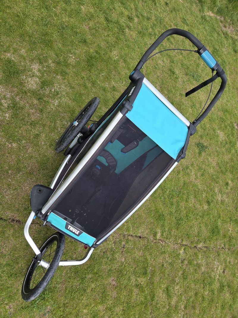 Thule Chariot Lite 2017 s příslušenstvím (velké kolo, brzda, extra úchyt na kolo)