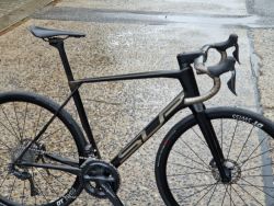 Superior X-Road Team Issue Di2