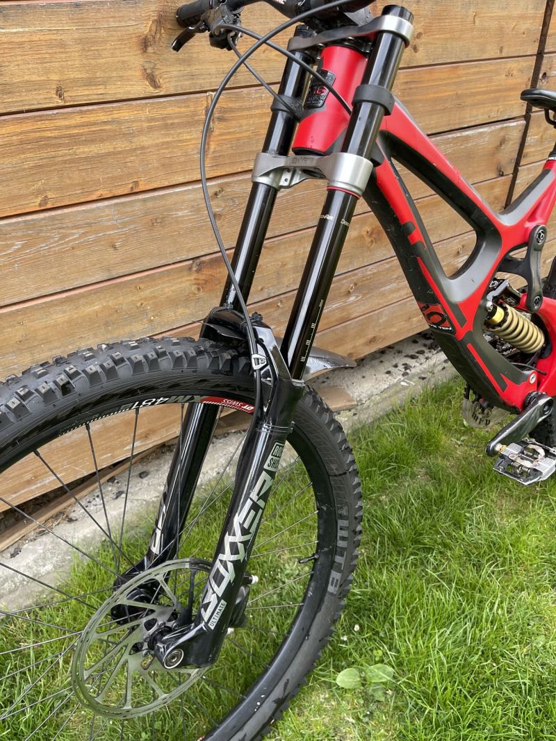 Downhill Kolo INTENSE M16