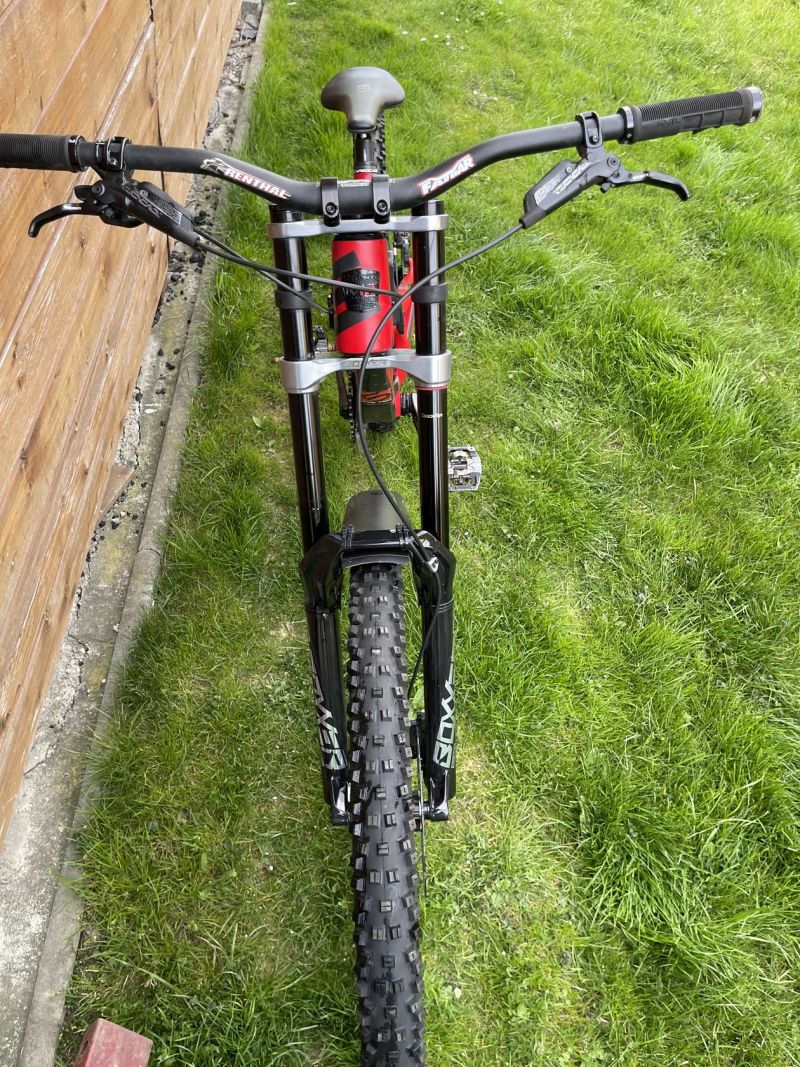 Downhill Kolo INTENSE M16